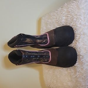 Itasca camo boots